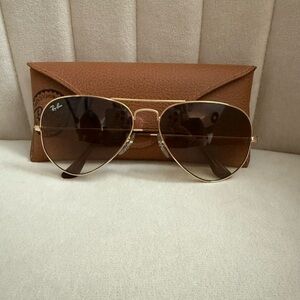 Ray-Ban Gold Aviator Sunglasses